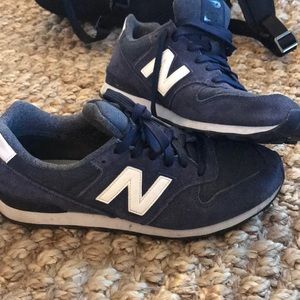 Women’s new balance sneakers